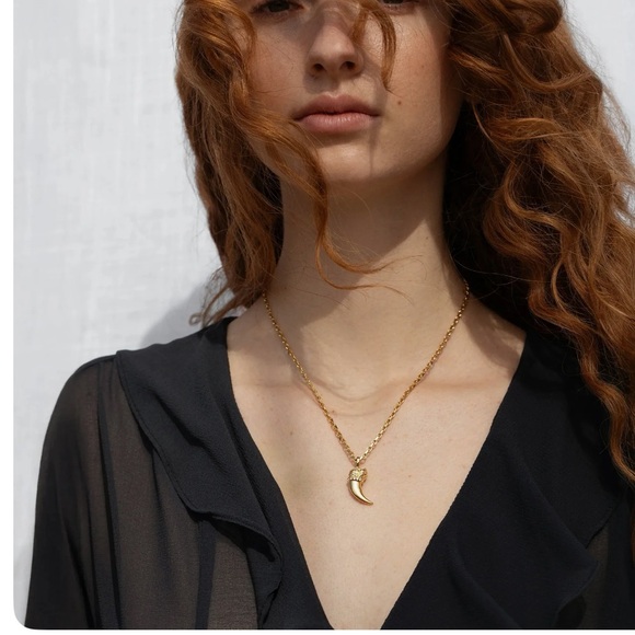 New awe inspired Gold She-Wolf Claw Amulet Pendant topaz - Picture 2 of 4